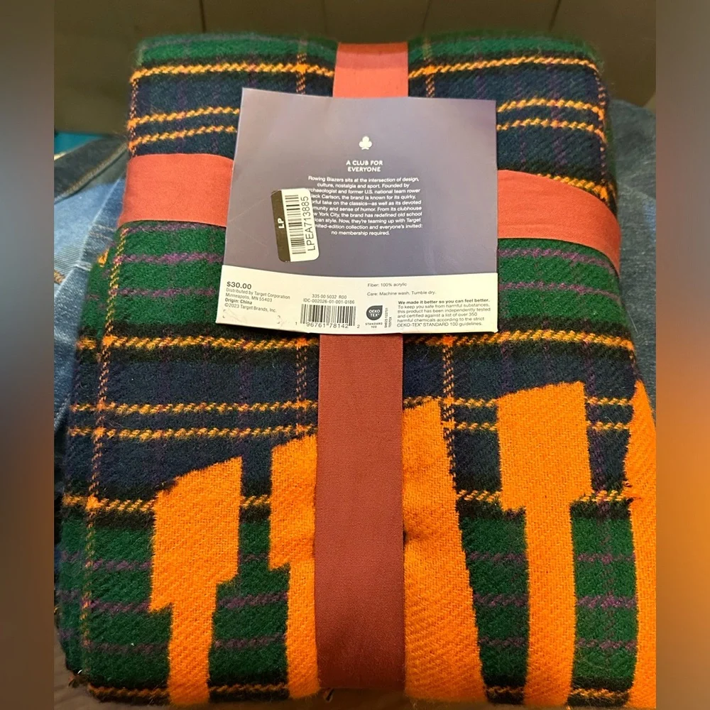 Rowing Blazers x Target‎ Rowing Blazers Logo Throw Blanket